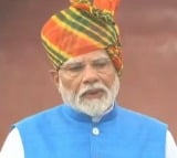 PM Modi hoists Tricolour at Red Fort, pays tribute to freedom fighters