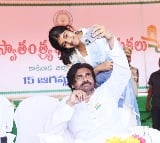 Pawan Kalyan selfie with Adya goes viral