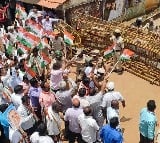 Karnataka Congress Workers Try To Siege Yediyurappa House