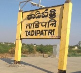 TDP workers attaked on YCP leaders in Tadipatri