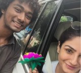 Raveena Tandon celebrates Janmashtami by helping this artist at
 traffic signal