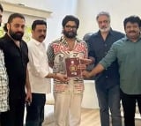 tollywood producers invited allu arjun for balakrishna golden jubilee celebration