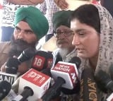 Wrestler Vinesh Phogat Supports Farmers Protest