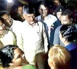 CM Chandrababu Naidu Visit Vijayawada Flood Effected Areas in the Night Time