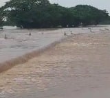 rising flood flow to munneru