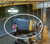 Auto Accident In Mangalore Girl Saves Her Mother