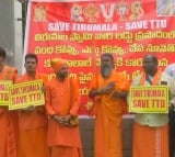 Hindu religious leaders stage protest at TTD over laddu row