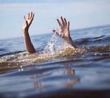 a woman jumped into the bandar canal with her two children