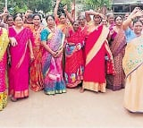 tiruvuru women protest against  tdp mla kolikapudi srinivasa rao