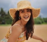 Pooja Hegde jets off to Sri Lanka to ring in her birthday