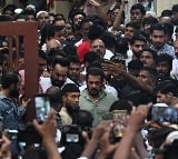  Salman Khan visits Baba Siddique residence in Mumbai