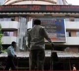 Indian markets end in red, auto and IT stocks under pressure