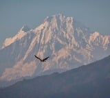 870 climbers allowed to scale 37 peaks in Nepal