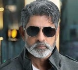 jagapathi babu sensational comments on awards