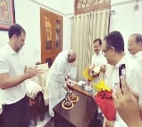 Rahul leads cake-cutting celebration for Kharge as latter completes 2 years as Cong President