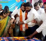 minister vasamshetty averted an accident