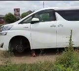 TDP Sensational Post on YS Vijayamma Car 