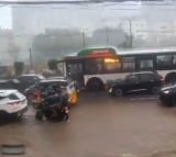 Heavy down pour in Hyderabad city 