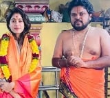 Devara Actress Janvi Kapoor Visits Madhura Nagar Temple