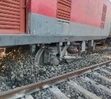 3 Coaches Of Secunderabad Shalimar Superfast Express deraile