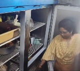 Mayor inspects in Lakdi Ka pool Hotel