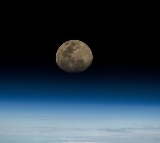 Moonrise in space A stunning view captured by a NASA astronaut