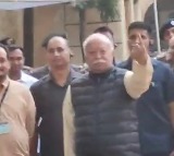 Maharashtra starts voting to pick new govt, RSS chief casts vote