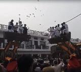 Guests Shower 20 Lakh Cash At UP Wedding Procession