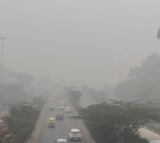 Blanket of smog continues in Delhi, AQI 'very poor'