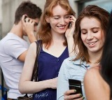 Know 8 health risks of using mobile phones