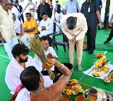 Chandrababu Attends Brother Ramamurthy Naidu’s Final Rites in Naravaripalle