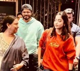 Rashmika Joins Vijay Deverakonda’s Family to Watch Pushpa-2!
