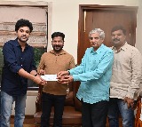Young Hero Siddu Jonnalagadda Meets Telangana CM, Offers Donation
