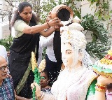 Telangana Talli Statue Sparks Controversy, Kavitha Performs Abhishekam