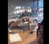 Man rams with car into showroom after his appeal for car return declined