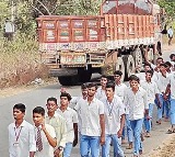 18 Kilometers on Foot: Students Walk to Collector's Office to File Complaint