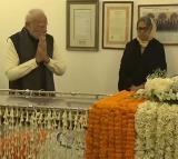 PM Modi, Amit Shah Pay Respects to Former PM Manmohan Singh; CM Chandrababu Heads to Delhi