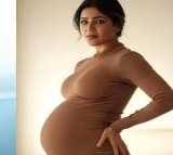 Samantha baby bump pics going viral