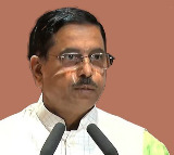 Pralhad Joshi slams Congress over politicising cremation of former PM Manmohan Singh
