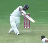 Rishabh Pant's Massive Six: Ground Staff Uses Ladder to Retrieve Ball Stuck on Sight Screen – Viral Video
