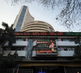 Indian stock market indics ened in red