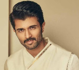 Vijay Deverakonda extends warm welcome to Coldplay’s Chris Martin