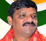 Congress MLC burns report of caste survey in Telangana