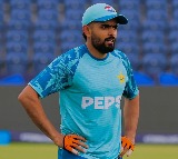 Pakistan cricketer Babar Azam lost his phone