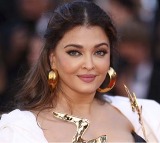 Aishwarya Rais Car Involved in Minor Accident