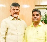 Janasena Leader Jayamangala Touches Chandrababu Naidus Feet