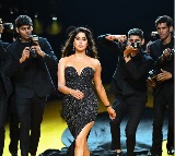 Janhvi Kapoors Stunning Ramp Walk at Lakme Fashion Week