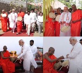 PM Modi visits Jaya Shri Mahabodhi Temple in Sri Lanka