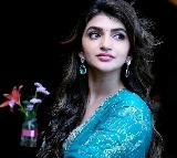 Sree Leela Shocked After Being Dragged by Fans in Darjeeling