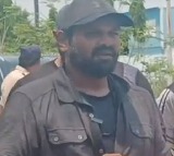 Manchu Manoj protests outside Mohan Babus house
